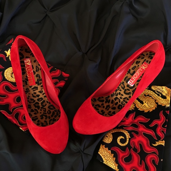 👠Red HOT Heels👠 - Picture 2 of 3